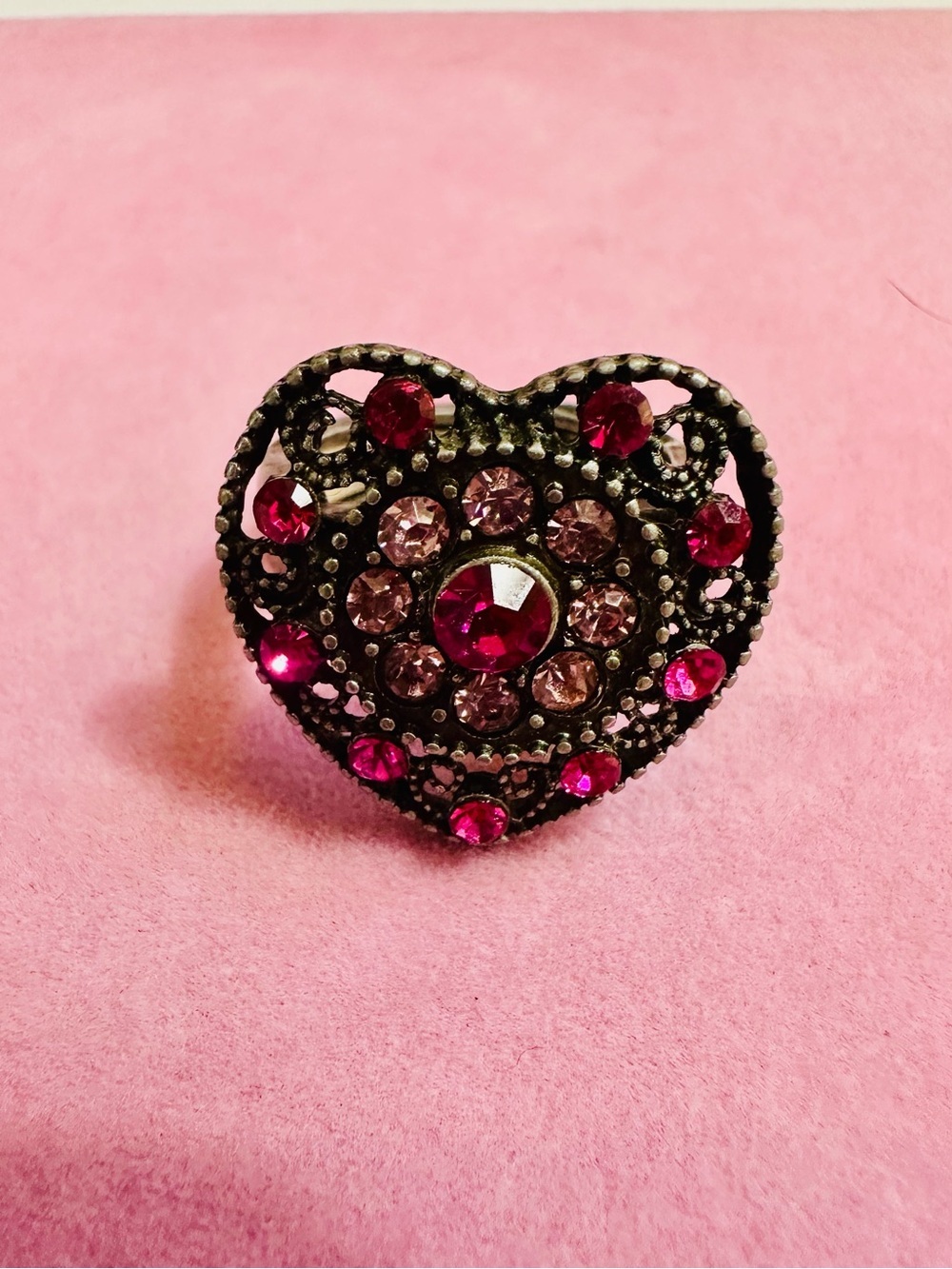 NIP Pink Rhinestone Heart Ring - Picture 2 of 5